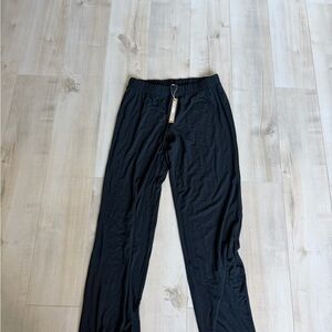 SKIMS sleep set in onyx